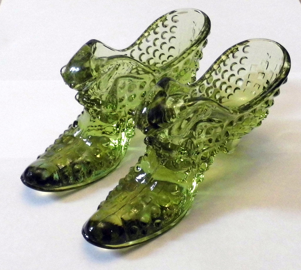 How to Date Fenton Glass: A Collector’s Guide