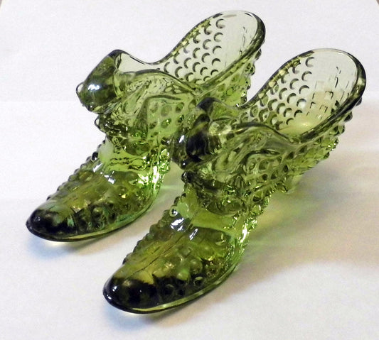 How to Date Fenton Glass: A Collector’s Guide