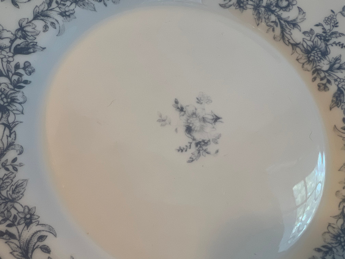 Set of 4 vintage salad plates