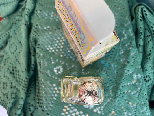 Vintage Avon Courting Carriage Moonwind Cologne – 1 fl. oz. Perfume Bottle | Collectible Avon Fragrance