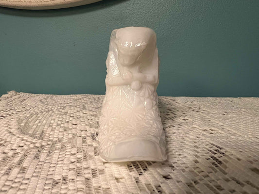 Vintage Fenton White Milk Glass Daisy and Button Shoe | Collectible Glassware