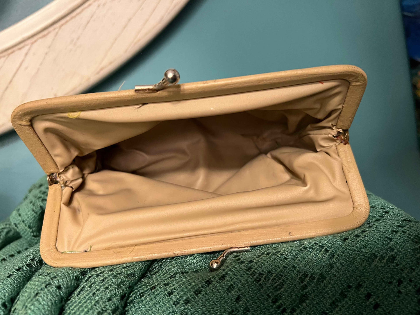 Vintage Floral Tapestry Purse – Kiss Clasp Clutch, Colorful Handmade Design