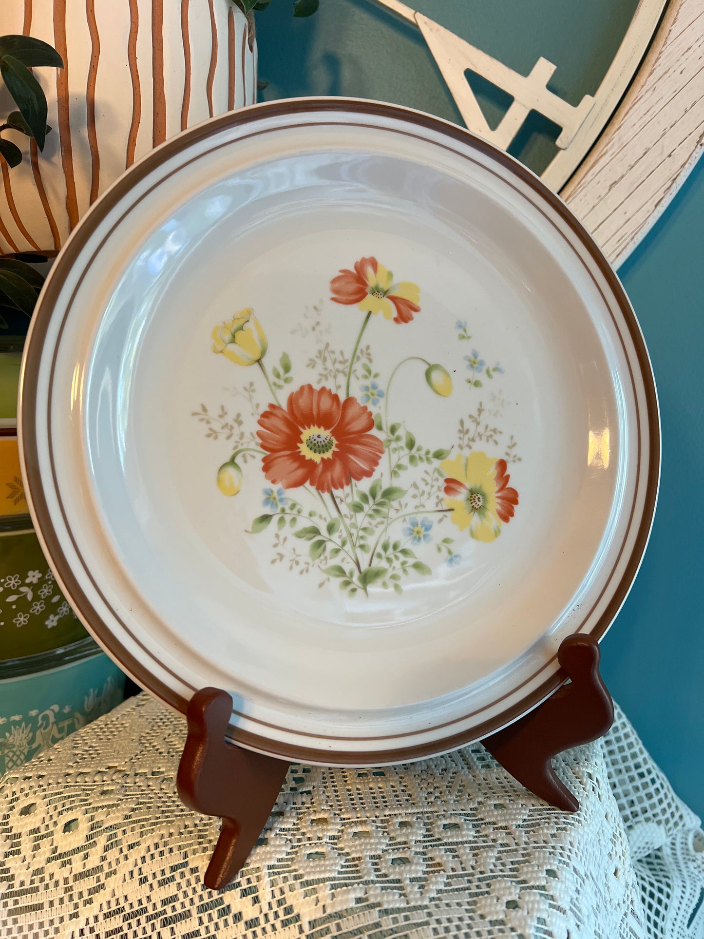 Vintage Colonial Stoneware Caroline Dinner Plate – 10.5” Orange Flower Pattern, Made in Japan