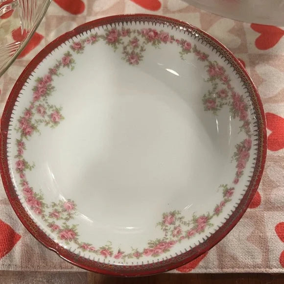 Small dessert serving bowl