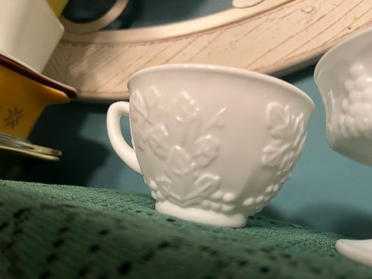 Colony Harvest Grape tea cup