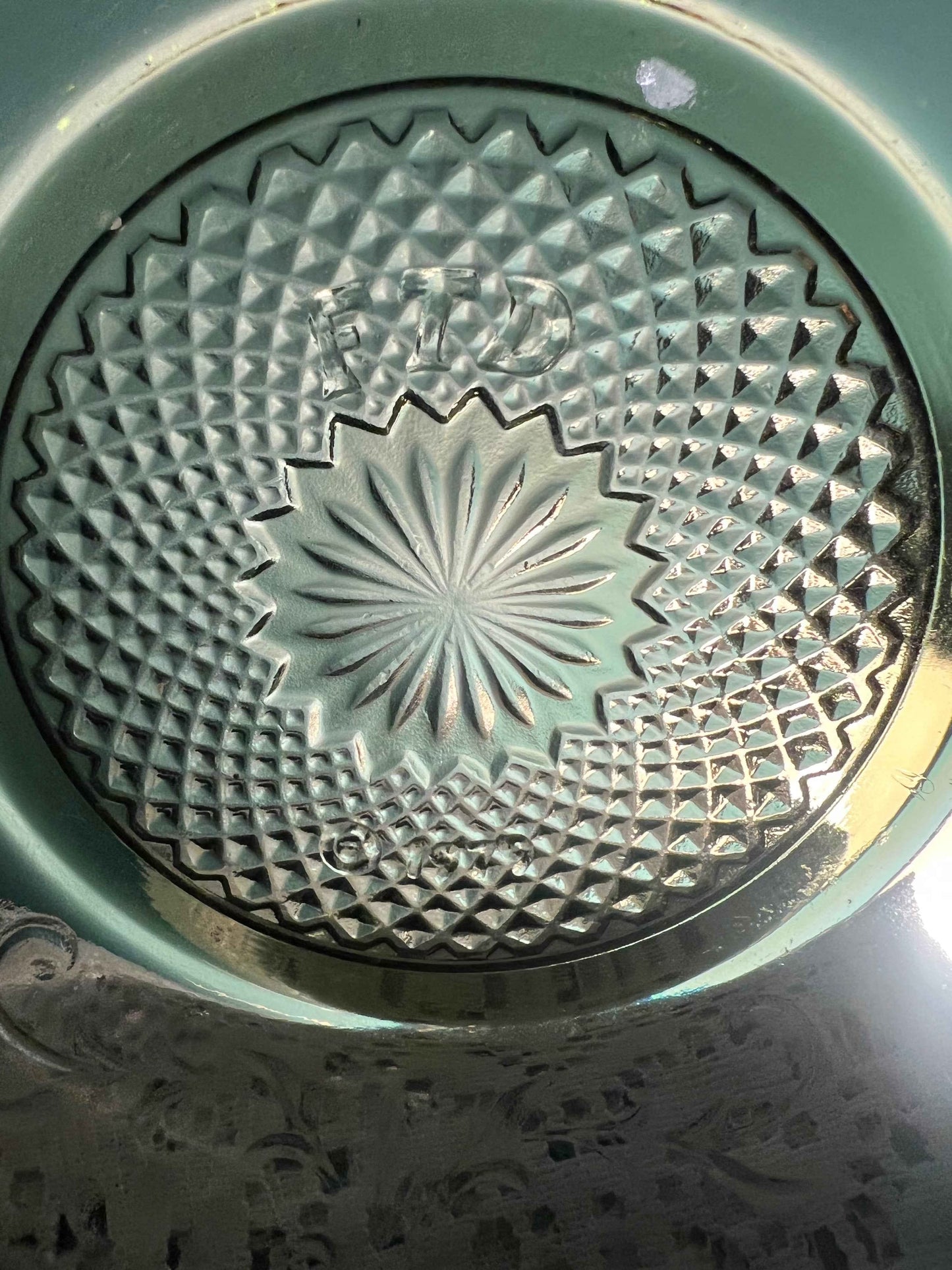 Vintage Tiara Indiana Glass Chantilly Green 8" Fruit & Vegetable Bowl – FTD 1979, Collectible Depression Glass