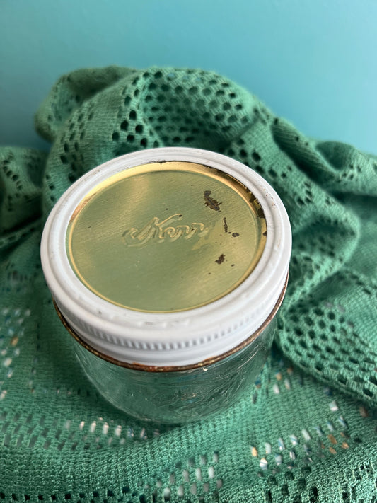 Half-pint Kerr canning jar with lid for kitchen décor