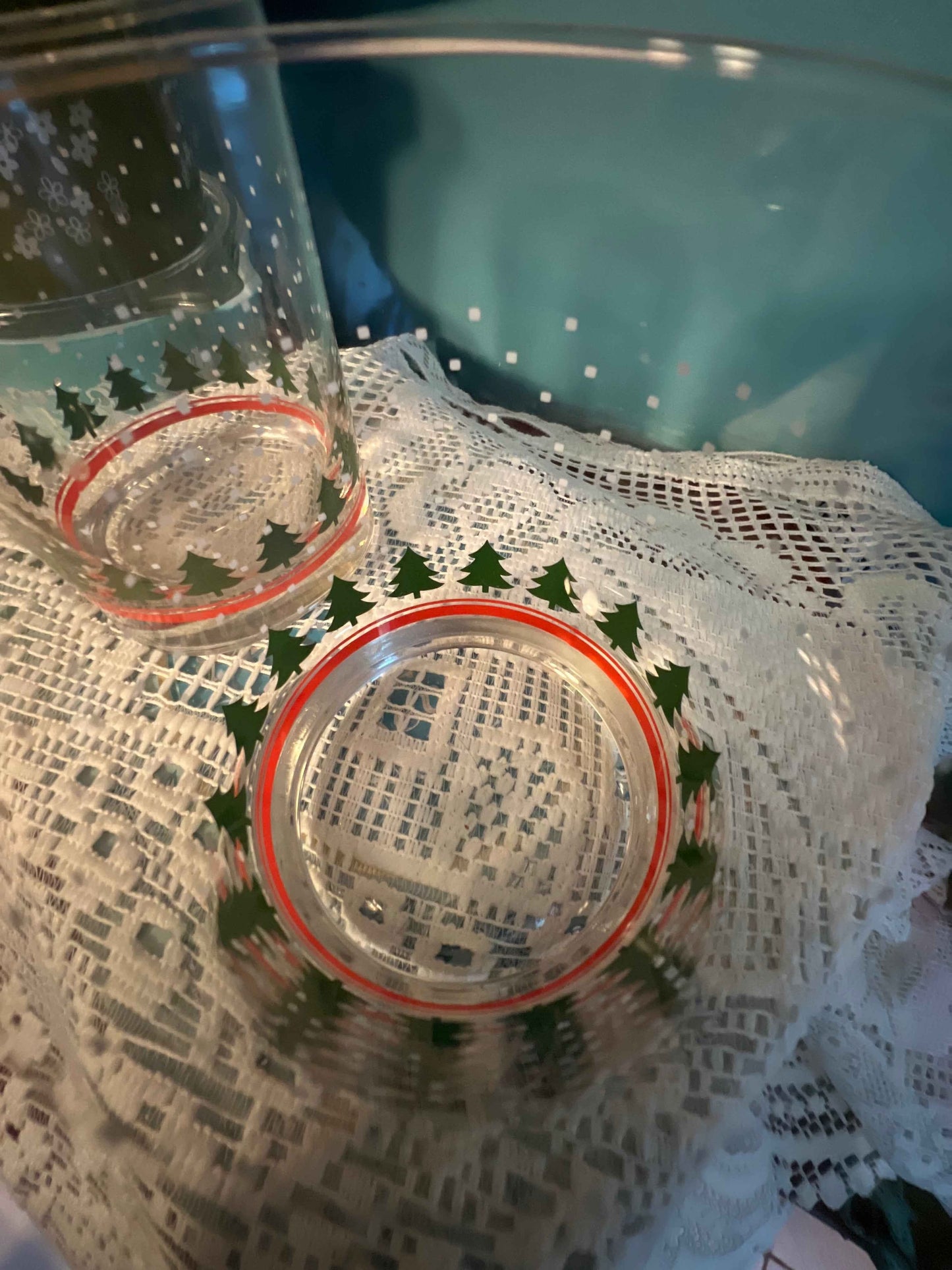 Set of 2 Vintage Libbey Holiday Christmas Tumblers – 12 oz Glassware with Trees & Snowflakes