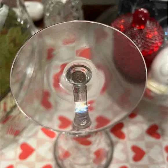 Vintage Morgantown White Gold Pattern Crystal Wine Glass – 8” – Elegant Collectible Stemware