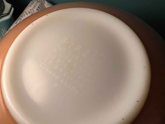 Vintage Pyrex Woodland Brown Cinderella Mixing Bowl | 2.5 L | Vintage Kitchenware