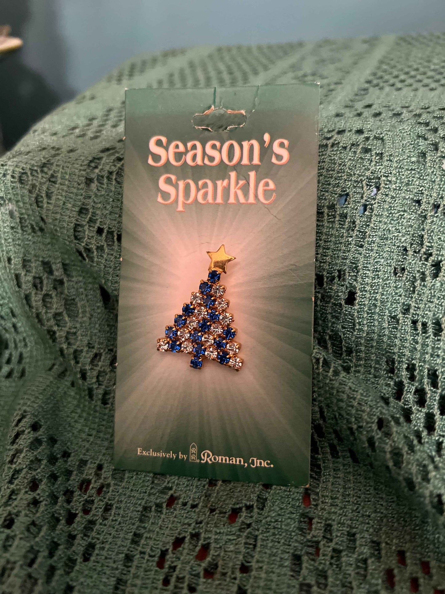 Vintage Roman Inc. Rhinestone Christmas Tree Brooch wtih Sapphire and White Rhinestones – Holiday Pin