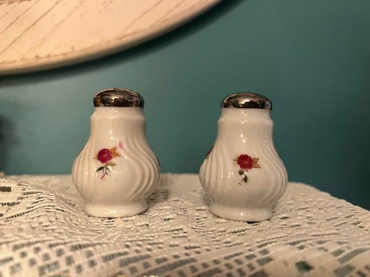 Vintage Cottage Rose Porcelain Salt & Pepper Shakers – Pink Rose with Silver Accents