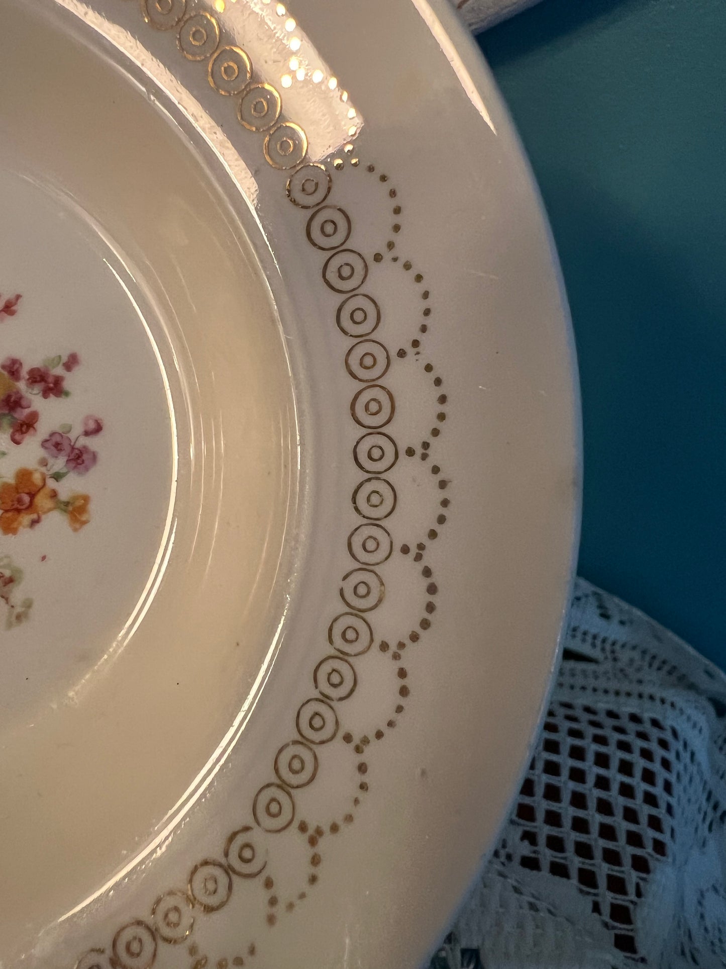 Vintage Salem Maryland 1940s bread and dessert plate set with 23K gold trim