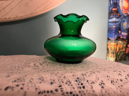 Vintage MCM Anchor Hocking green glass vase with ruffled top edge