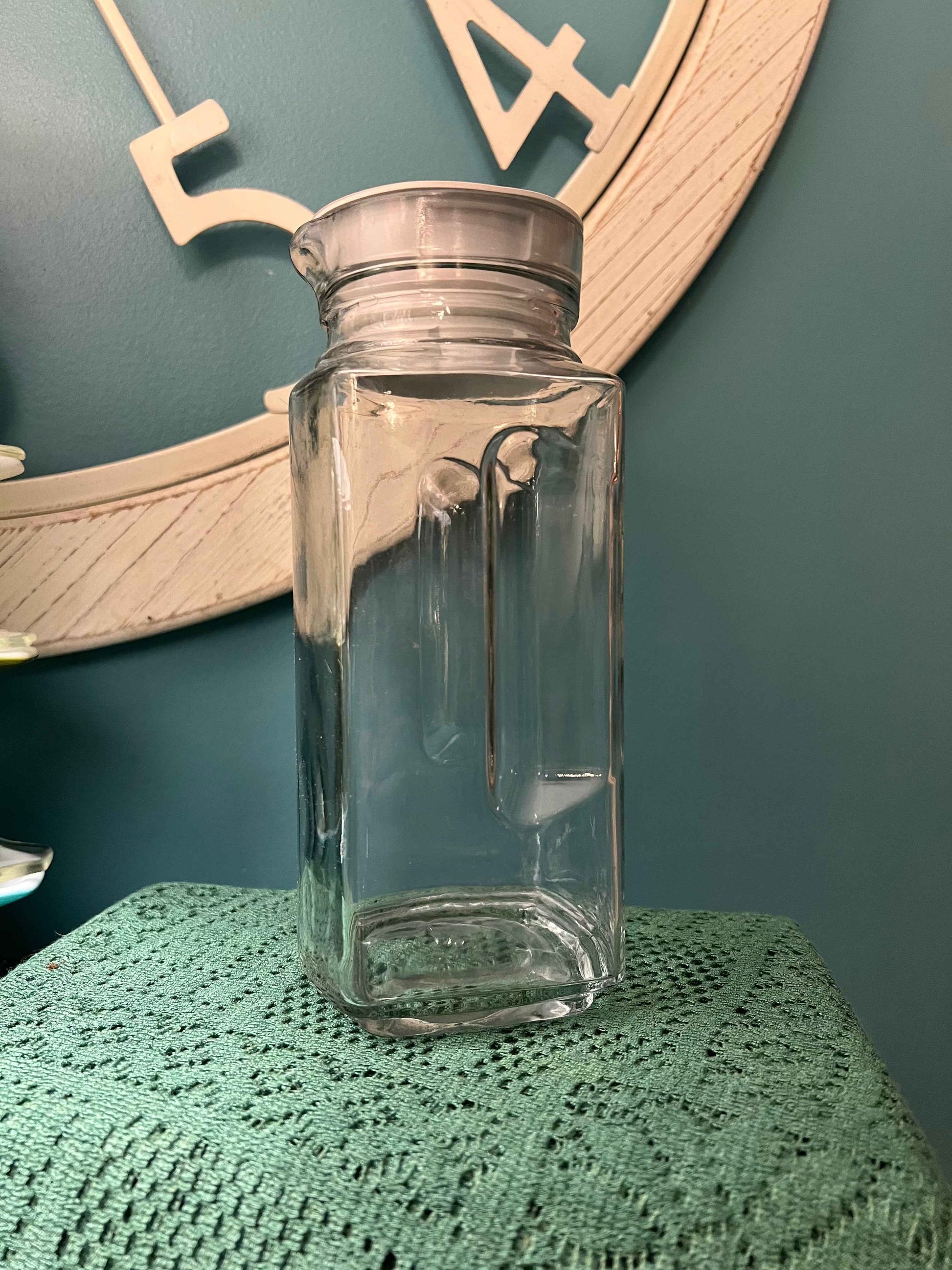 Anchor Hocking Quadro Glass Jug Pitcher 1 Qt | Clear Smooth Square Glass Pitcher with Lid