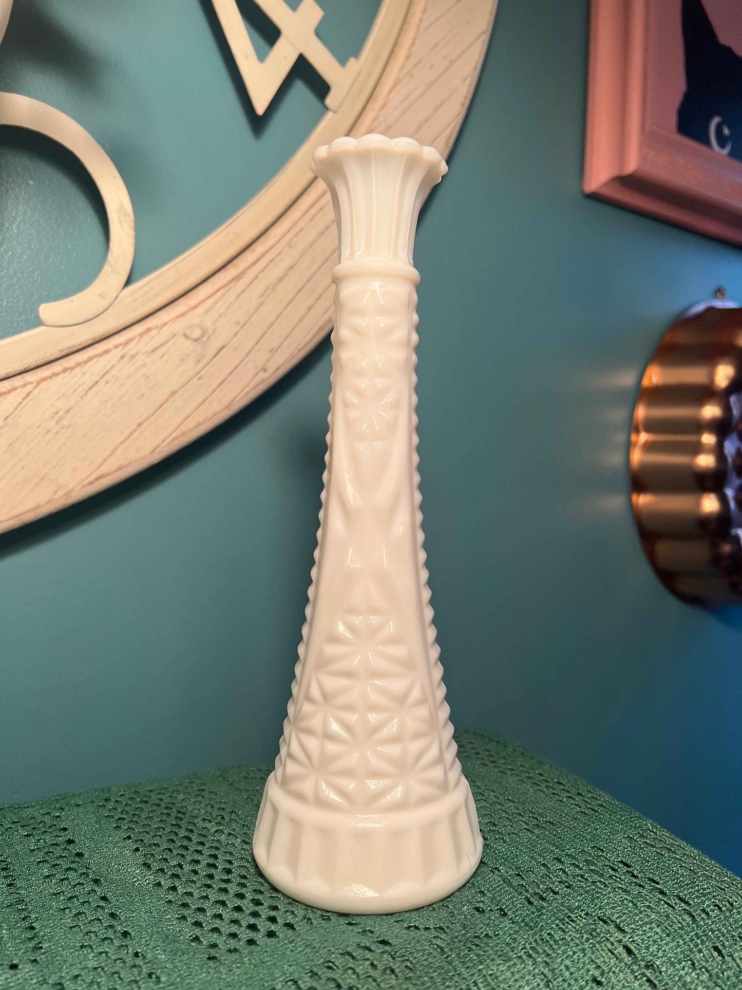Vintage Anchor Hocking Milk Glass Bud Vase – Stars & Bars Starburst | 9" | Collectible Home Decor