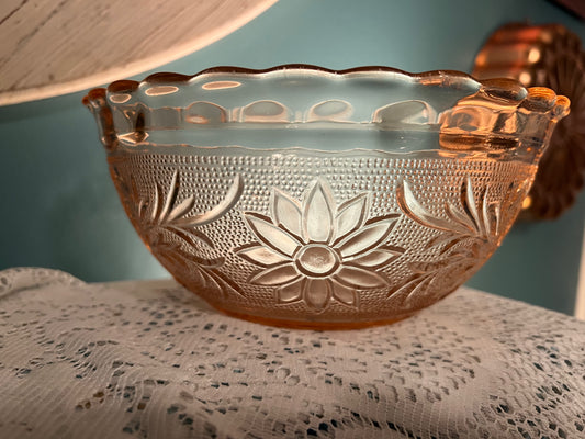Vintage Anchor Hocking Sandwich Pink Depression Glass scalloped bowl, 8-inch collectible
