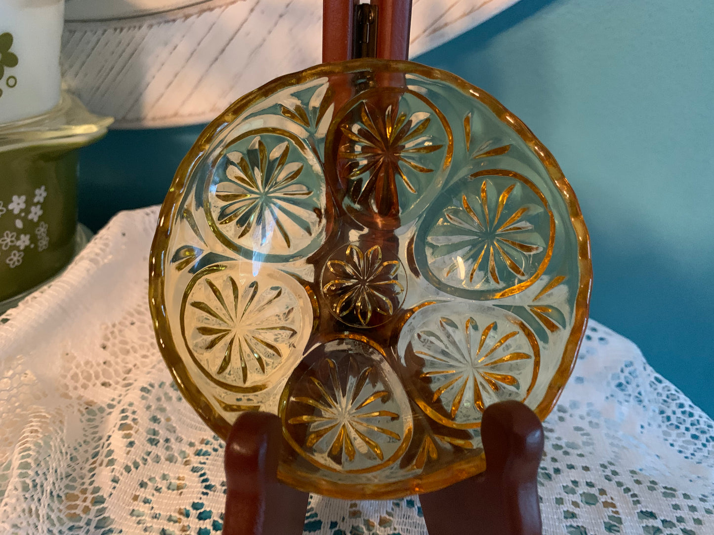 Collectible Anchor Hocking Star Cameo amber glass bowl