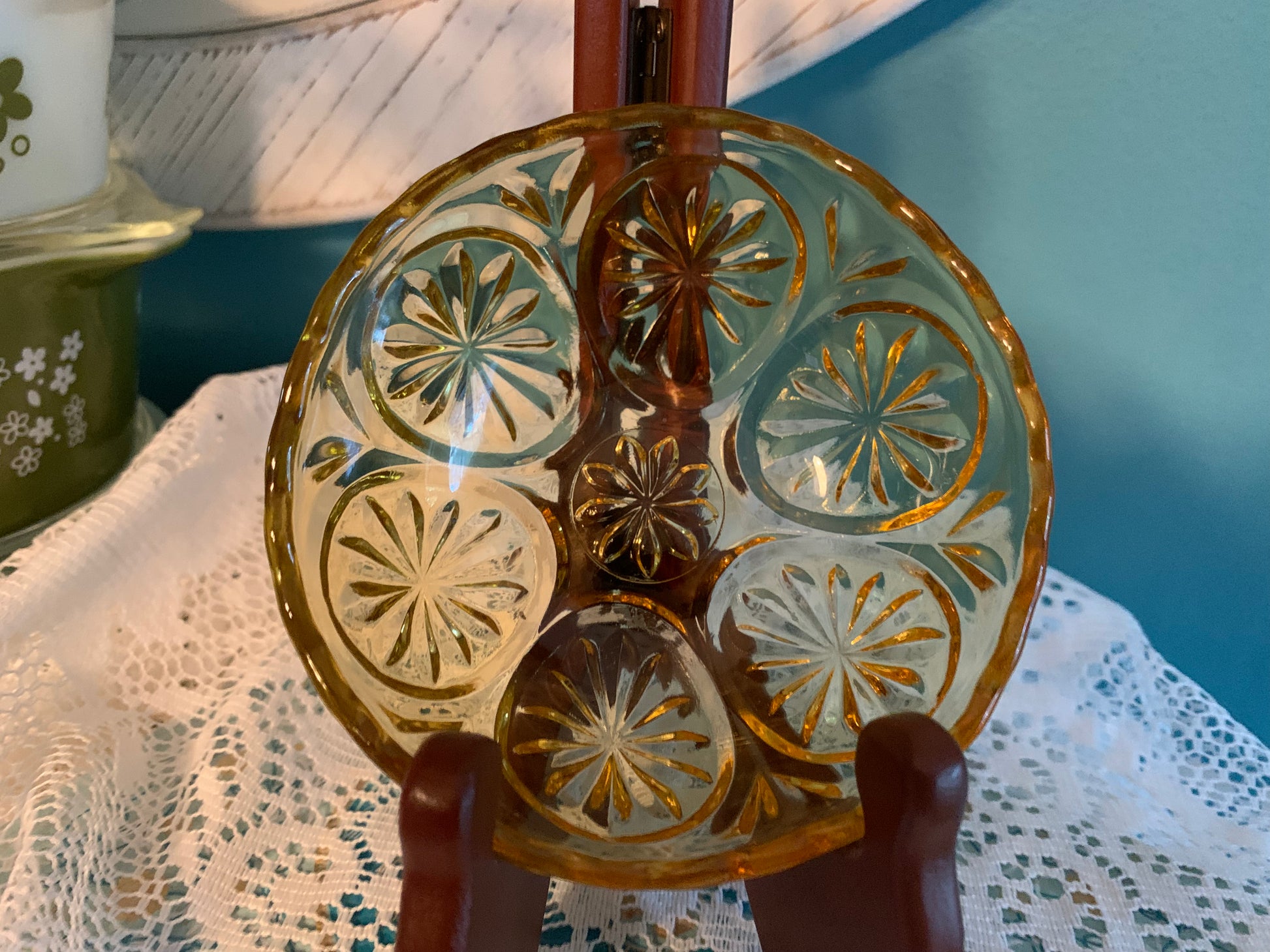 Collectible Anchor Hocking Star Cameo amber glass bowl