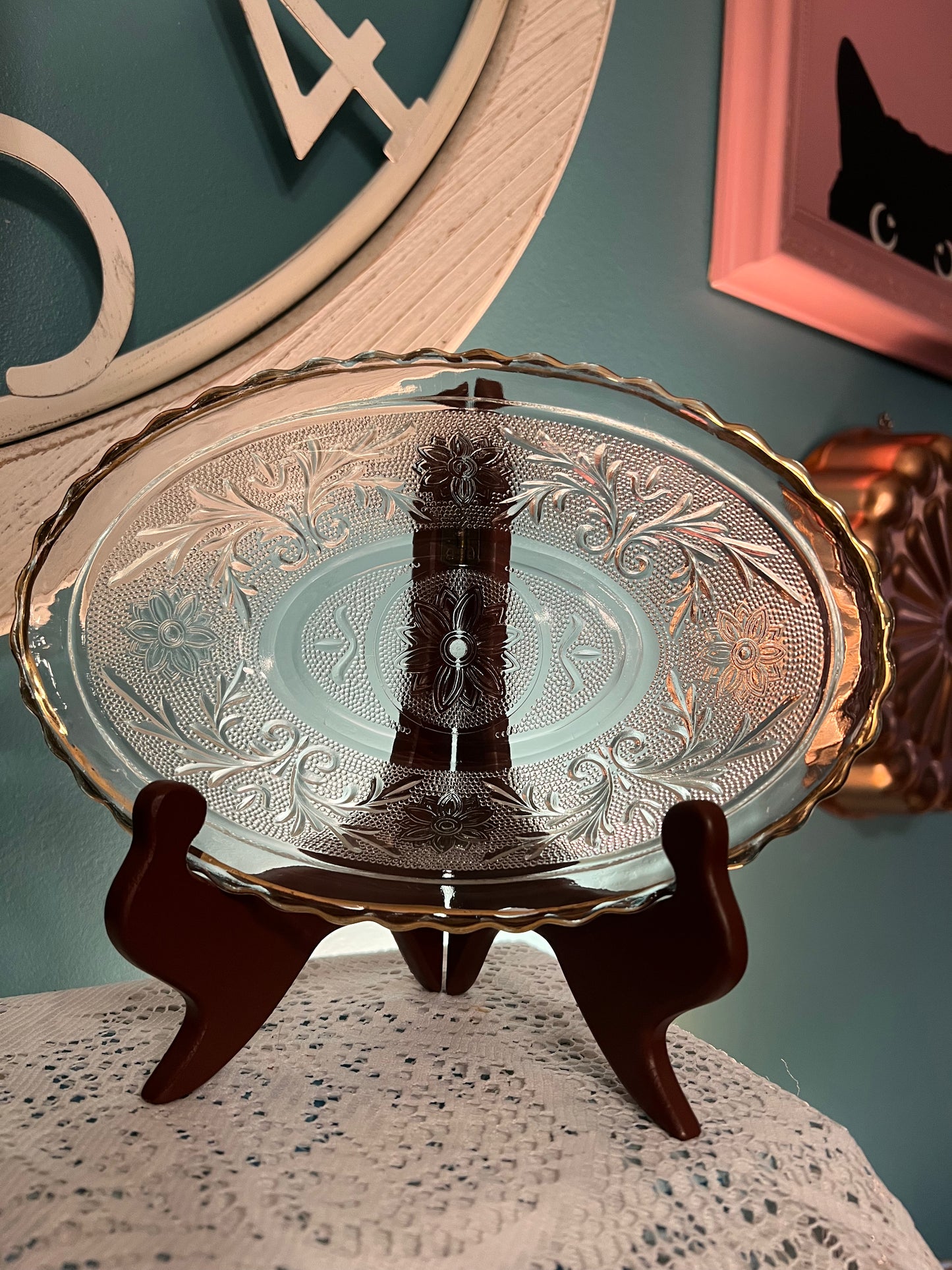 Vintage Anchor Hocking Tiara Sandwich clear glass oval serving bowl with gold rim
