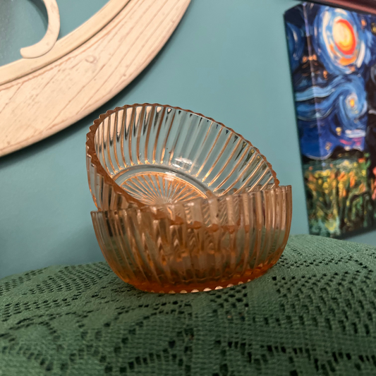 Depression glass ribbed sunburst bowls