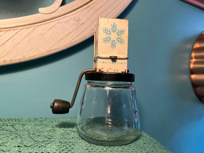 Androck Nut or Spice Grinder with Star | Collectible Vintage Holiday Decor