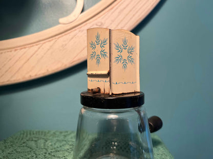 Androck Nut or Spice Grinder with Star | Collectible Vintage Holiday Decor