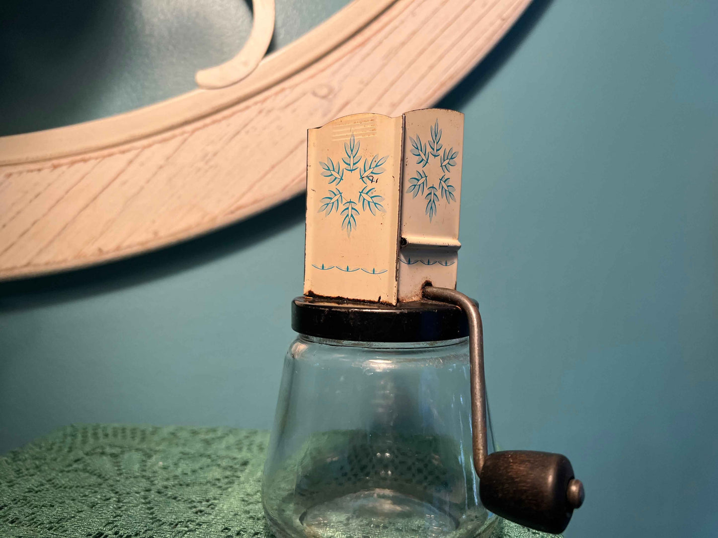 Androck Nut or Spice Grinder with Star | Collectible Vintage Holiday Decor