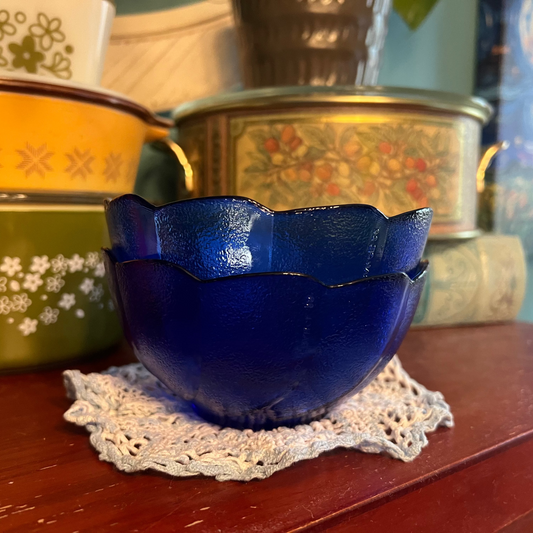 Vintage Arcoroc Cobalt Blue Glass Bowls – Set of 2, Scalloped Edge French Glassware