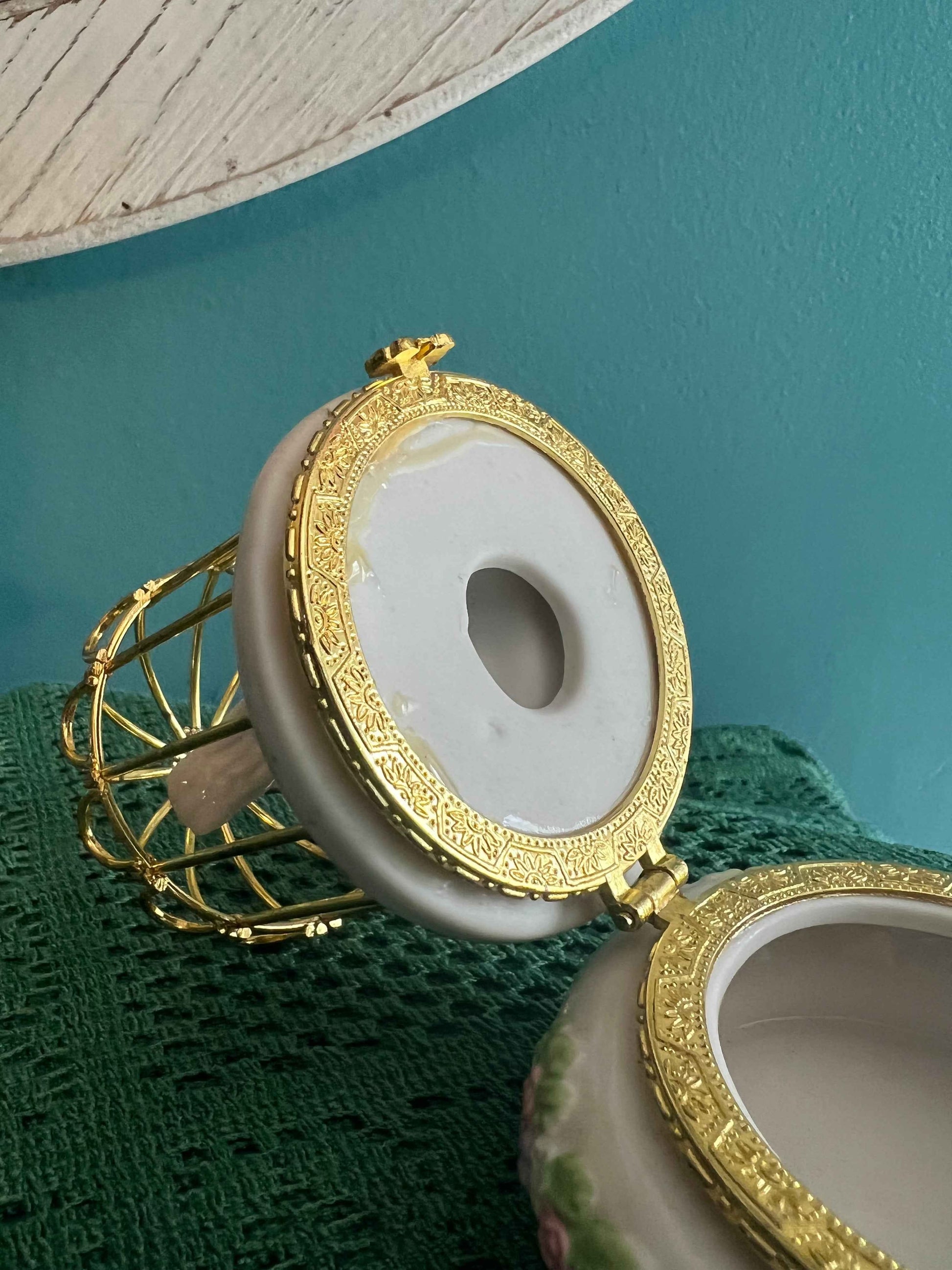 Vintage Ceramic Bird Cage Trinket Box with Porcelain Love Birds – Mini Jewelry Holder, Ring Holder, Nightstand Box