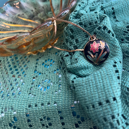 Vintage cloisonné-style enamel pendant necklace with floral design