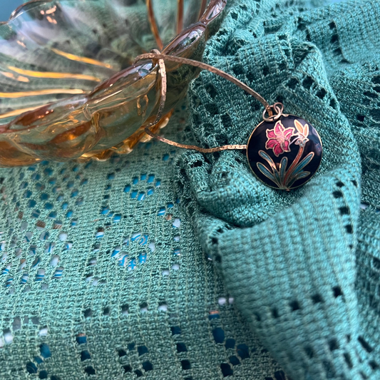 Vintage cloisonné-style enamel pendant necklace with floral design