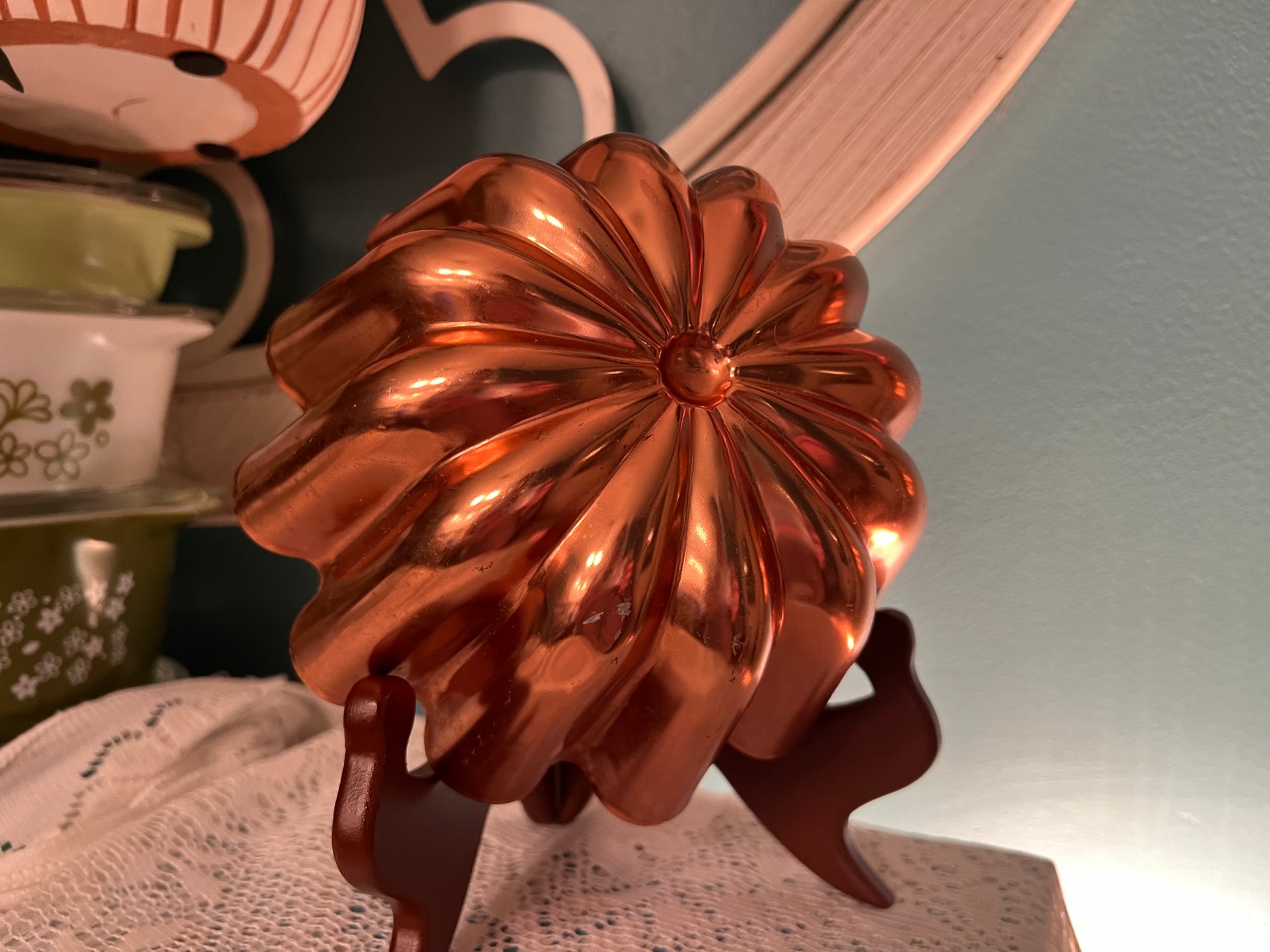 Vintage fluted copper mold with 3½ cup etching for wall hanging or baking