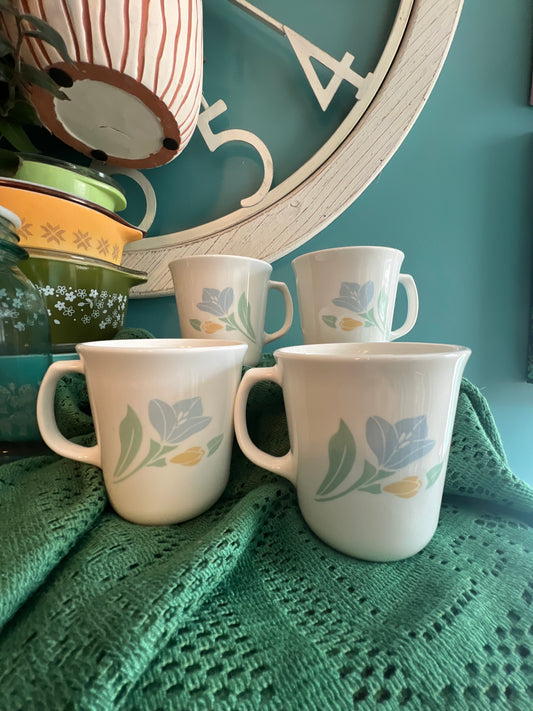 Vintage Corning Friendship Blue Flower mugs set of 4