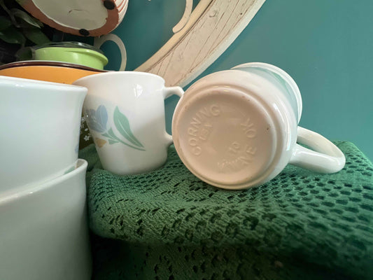 Vintage Corning “Friendship” Blue Flower Mugs – Set of 4 Pastel Floral Coffee Cups – 1970s–1980s Discontinued Pattern