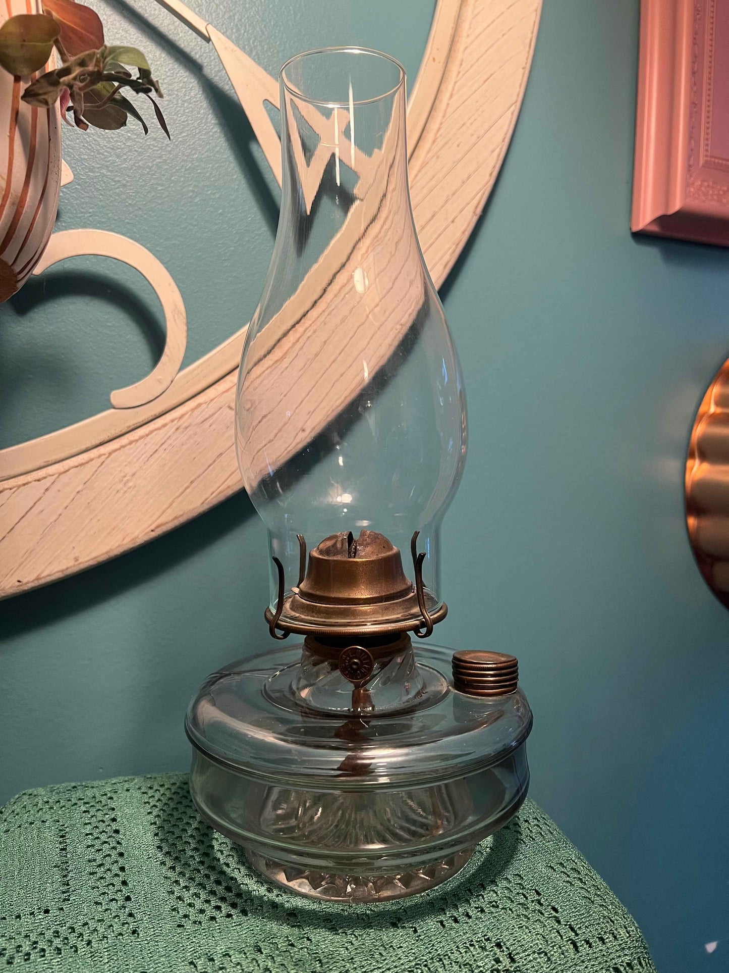 E Miller Co Oil Lamp - Queen Anne No. 1 | 10" | Vintage Home Decor
