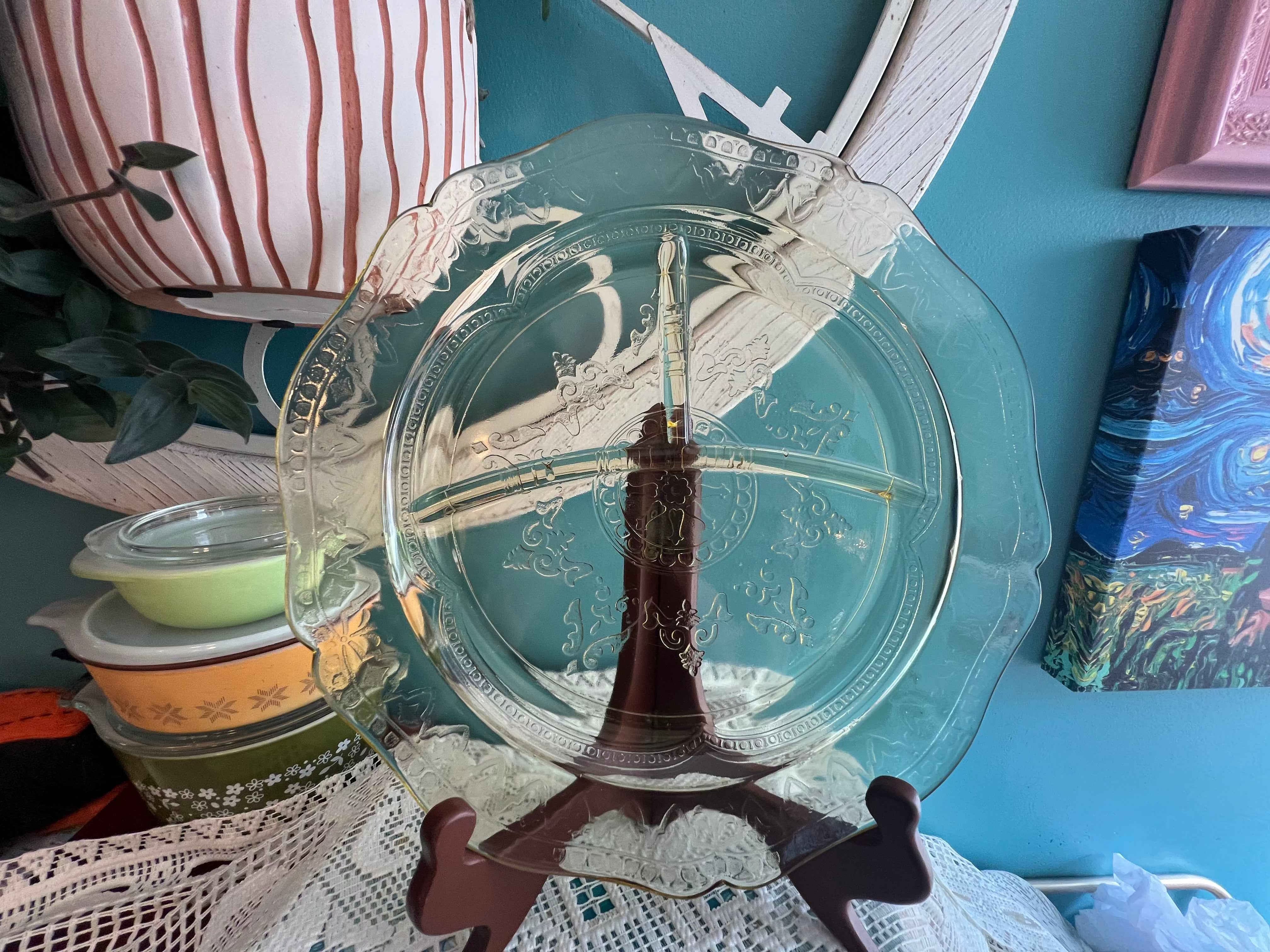 Federal Glass Collection – Vintage Bowls, Plates & Drinkware