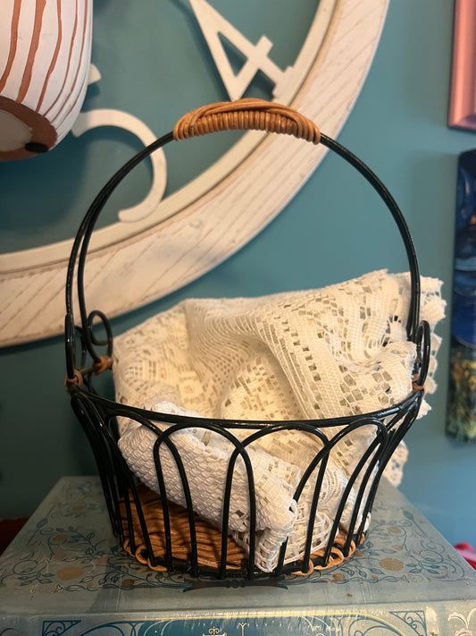 vintage 1990s wicker basket