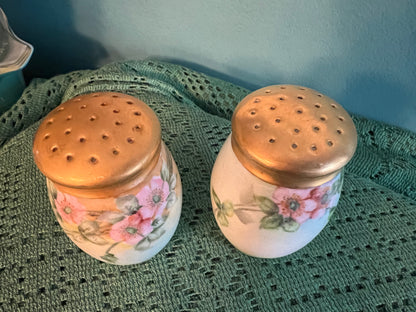Cottagecore floral salt and pepper set for vintage kitchen décor