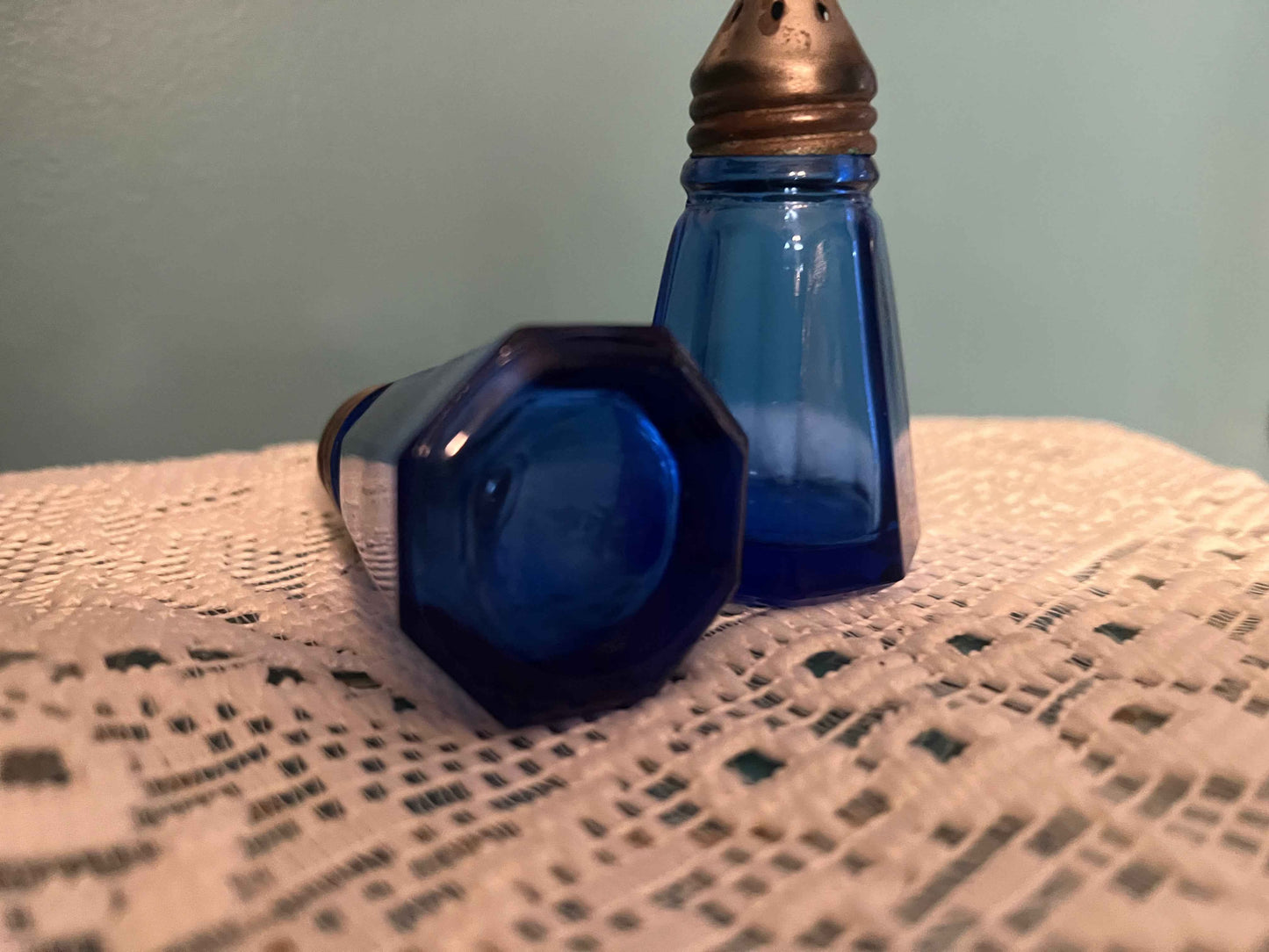 Vintage Hazel Atlas Cobalt Blue Glass Salt & Pepper Shakers – Octagon Paneled Design