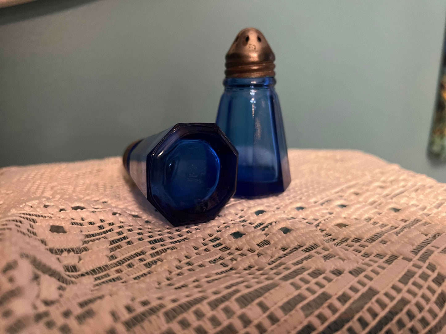 Vintage Hazel Atlas Cobalt Blue Glass Salt & Pepper Shakers – Octagon Paneled Design