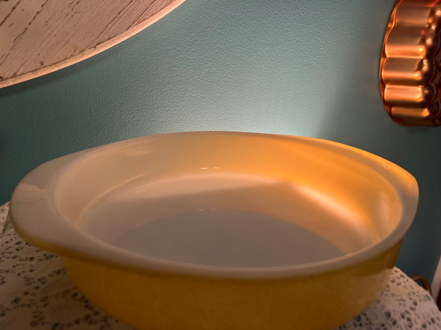 Vintage Pyrex Desert Dawn Yellow Pie / Cake Pan – Speckled Reddish-Brown Pattern, #42 (1955) - Dusty Treasures