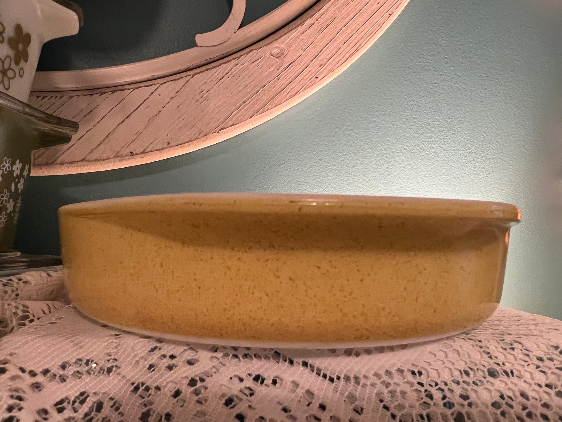 Vintage Pyrex Desert Dawn Yellow Pie / Cake Pan – Speckled Reddish-Brown Pattern, #42 (1955) - Dusty Treasures