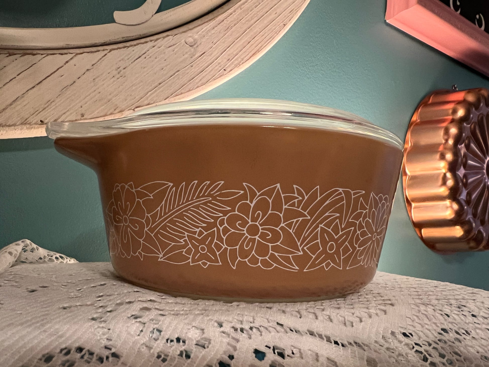 Vintage Pyrex 472-B Woodland Casserole Dish with Lid – 750mL, Light Brown Floral, 1970s - Dusty Treasures