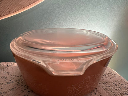 Vintage Pyrex 472-B Woodland Casserole Dish with Lid – 750mL, Light Brown Floral, 1970s - Dusty Treasures