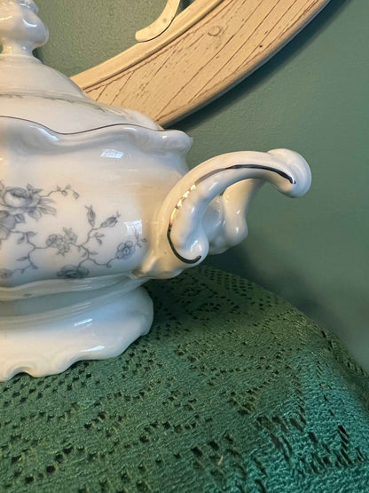 Johann Haviland Blue Garland Covered Casserole Dish | Vintage Porcelain