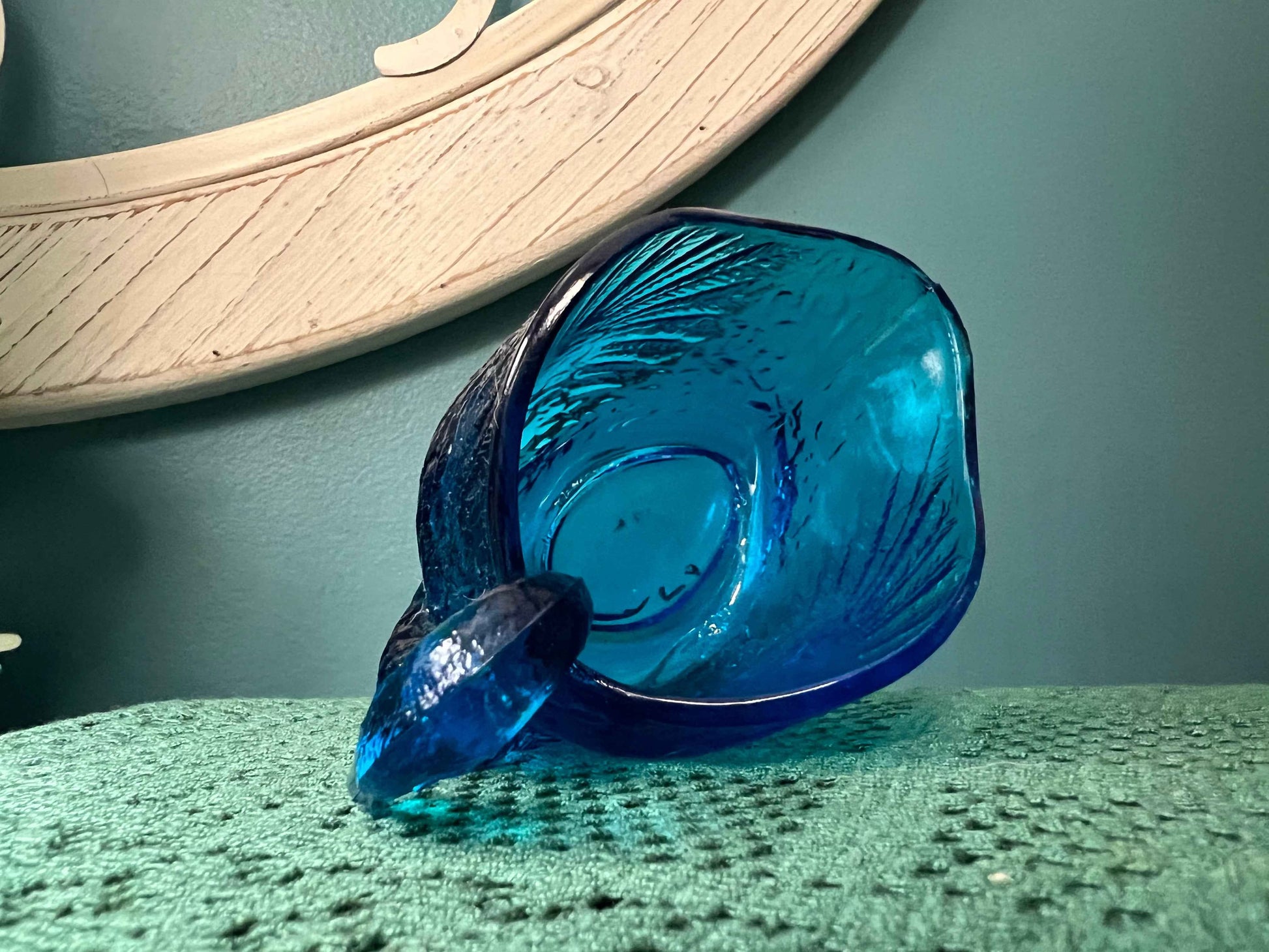 Vintage L.E. Smith Cobalt Blue Glass Swan Dish | Collectible Trinket or Candy Dish | Textured Feather Design