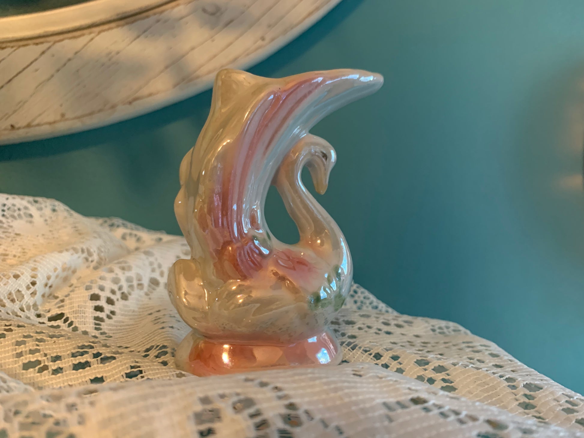 Lusterware porcelain décor