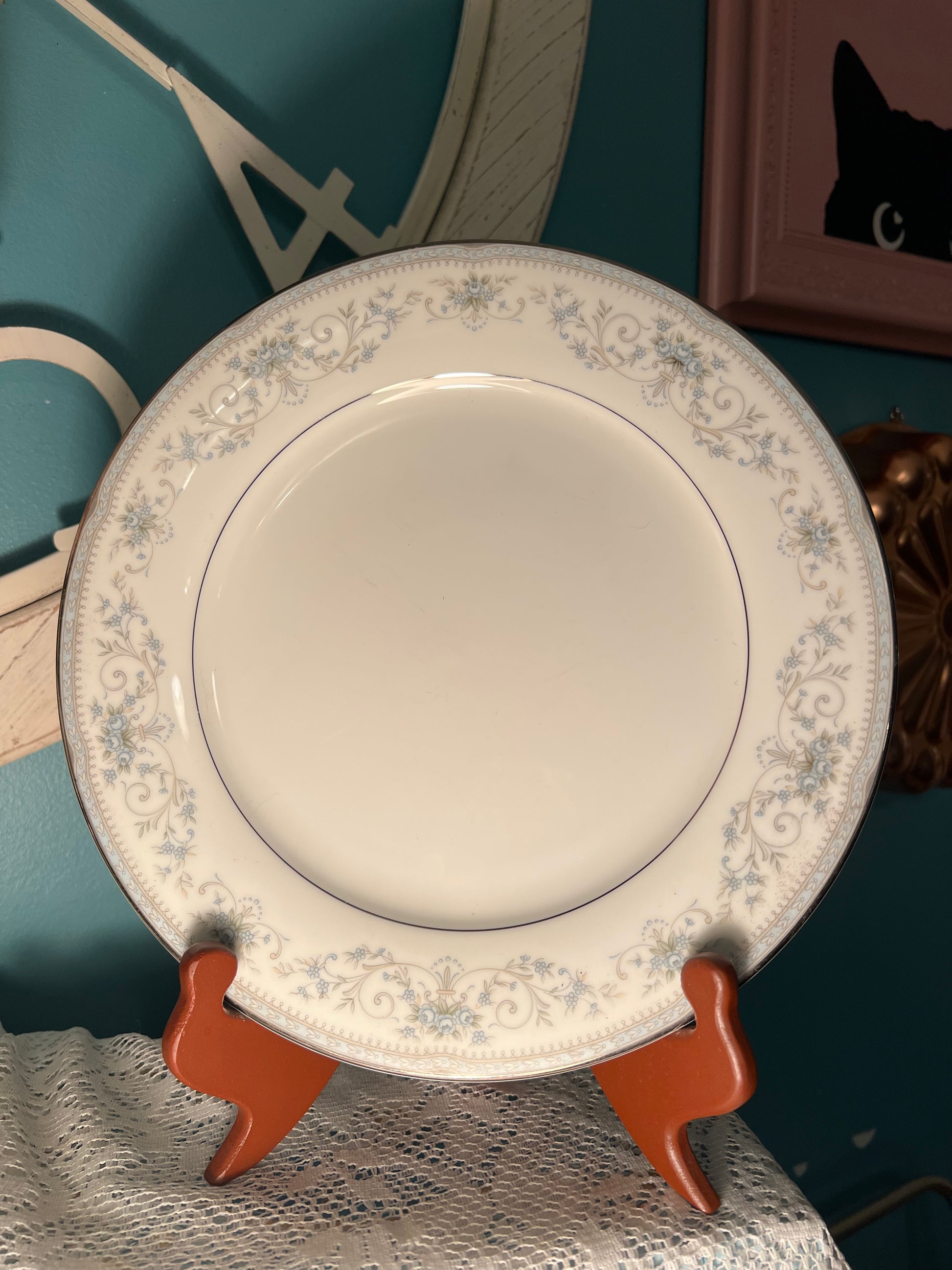 Complete Noritake bone china Colburn set for mid-century table décor