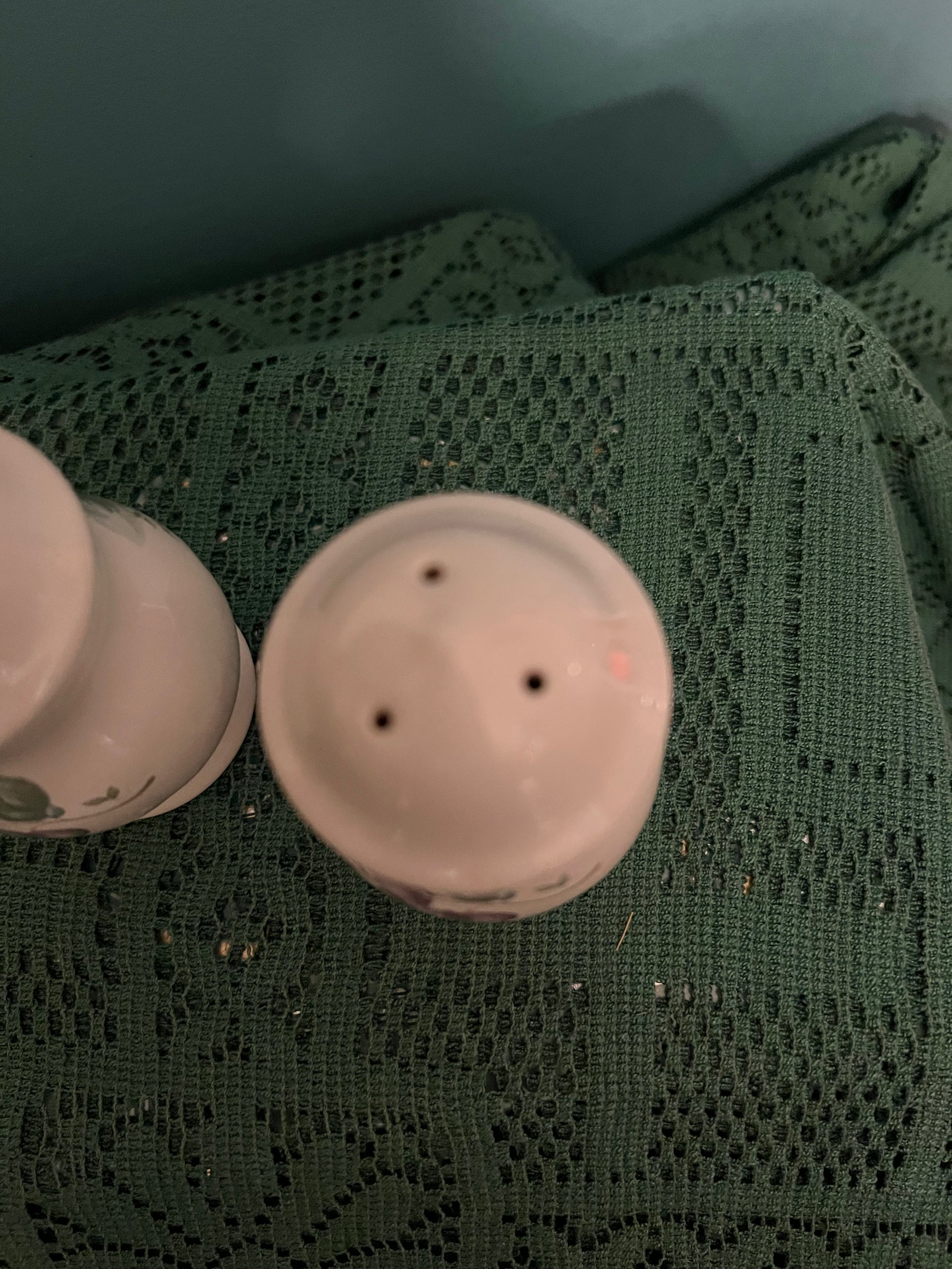 Vintage Pfaltzgraff Grapevine salt and pepper shakers